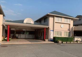 別府幼稚園。送迎の負担が少なく通いやすい立地です。まで460m