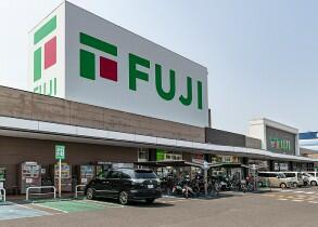 フジ藤原店まで737m