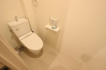 ゆったりとした空間のトイレです