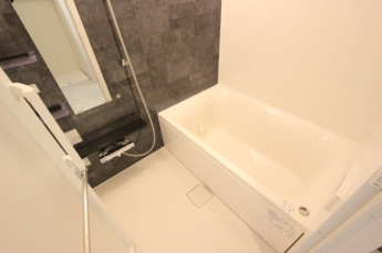 ゆったり過ごせるお風呂です