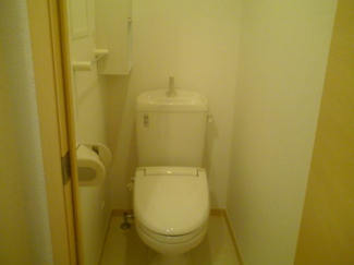 ゆったりとした空間のトイレです
