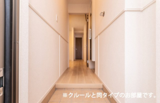 収納もある玄関です