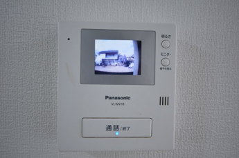 モニターで訪問者の顔が確認できます☆