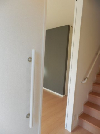玄関横が寝室です