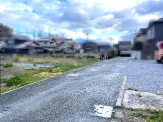 【前面道路含む現地写真】