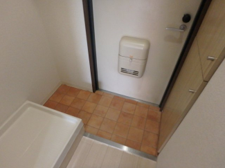 収納もある玄関です