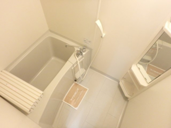 ゆったり過ごせるお風呂です