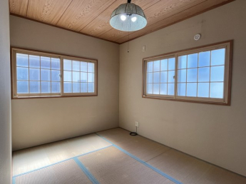 落ち着いた雰囲気の和室付きです