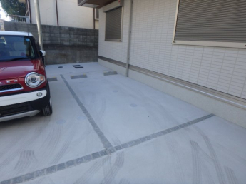 【駐車場】