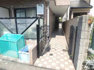 清潔なエントランスです