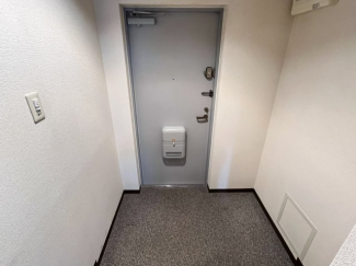 落ち着いた玄関です