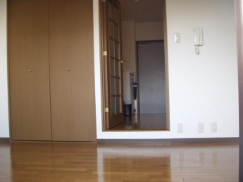 内装は落ち着いています