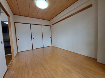 【寝室】