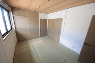 和室ならではの温かな和の空間で寛ぎの時間を過ごせます