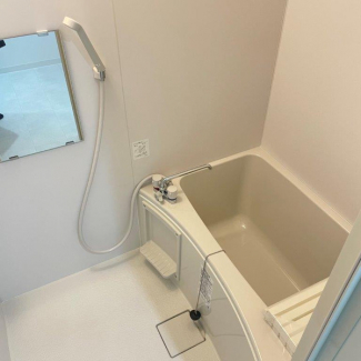 コンパクトで使いやすいお風呂です