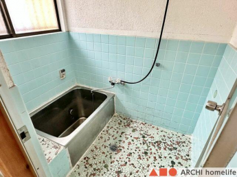 お湯を溜めてゆっくり入浴していただけます♪