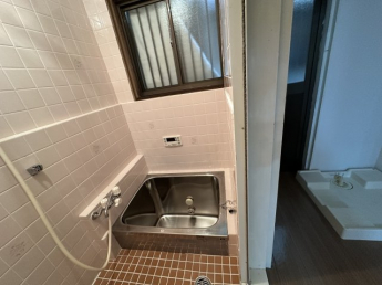 レトロ調の使いやすいお風呂です。