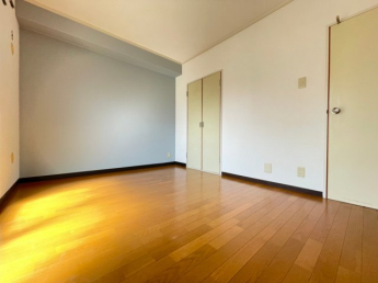 【寝室】