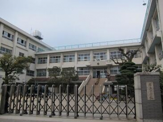 砥部町立麻生小学校まで1977m