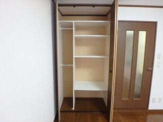 住空間を広々使える収納付き
