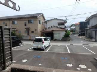 【駐車場】