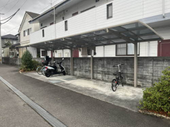 【駐車場】