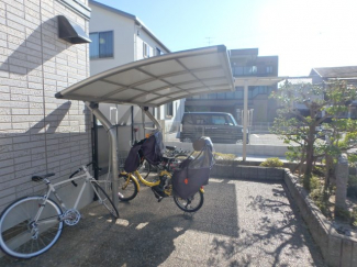 屋根付きの駐輪場です