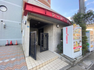 【エントランス】