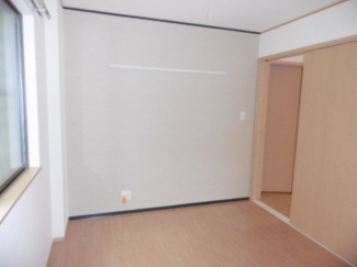 個人の部屋や寝室として使える洋室です