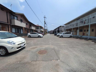 【駐車場】