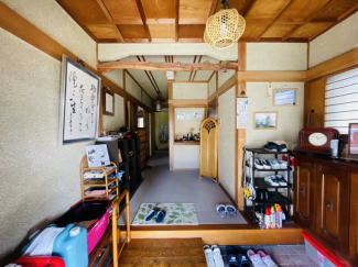 収納もある玄関です