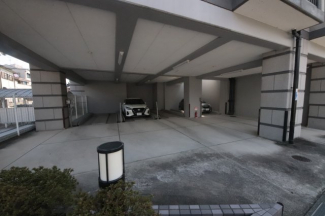 駐車場があるので、車を買う予定の方も安心です