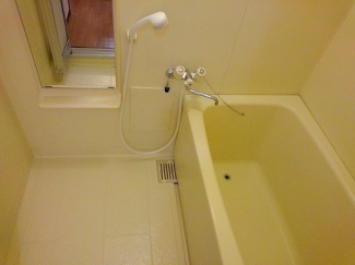 コンパクトで使いやすいお風呂です