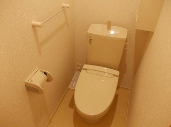 コンパクトで使いやすいトイレです