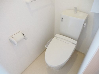 清潔感のあるトイレです
