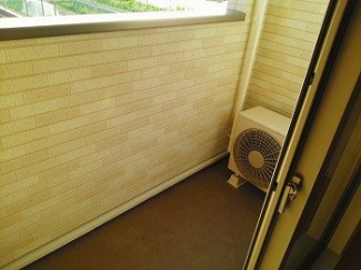 お洗濯にも便利なバルコニー付き
