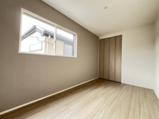 使い勝手のいい洋室です　5.87帖