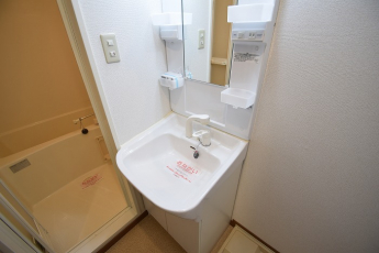 明るい洗面所です