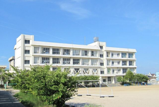 明石市立谷八木小学校まで562m
