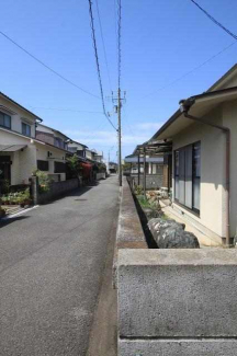 南側境界（ブロック塀は物件敷地内）