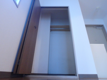 収納付きで住空間広々