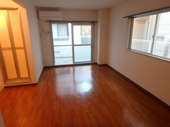たっぷりの陽光と心地よい風が舞い込む住まい