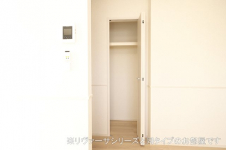 たっぷりとした収納スペースです
