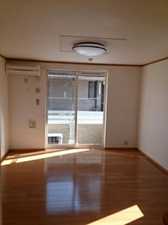 明るい色調の室内です