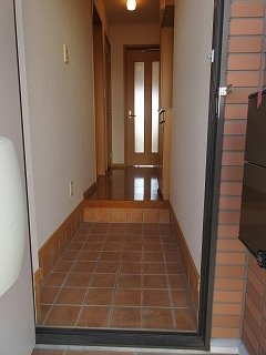 毎日通る玄関はこちらです
