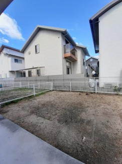 お洗濯にも便利なバルコニー付き