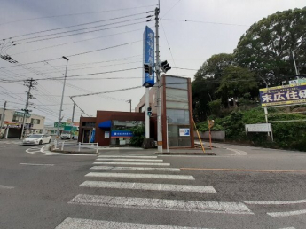 愛媛信用金庫中央通支店様まで750m