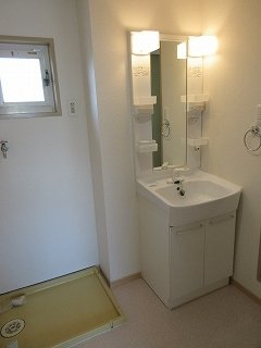 忙しい朝には欠かせない洗面所です