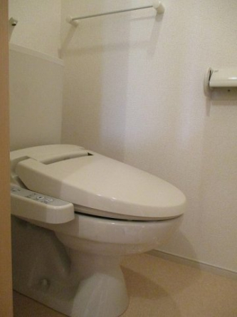 コンパクトで使いやすいトイレです