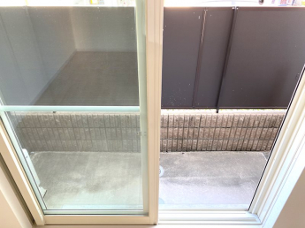 落ち着いた時間を過ごせるバルコニーです